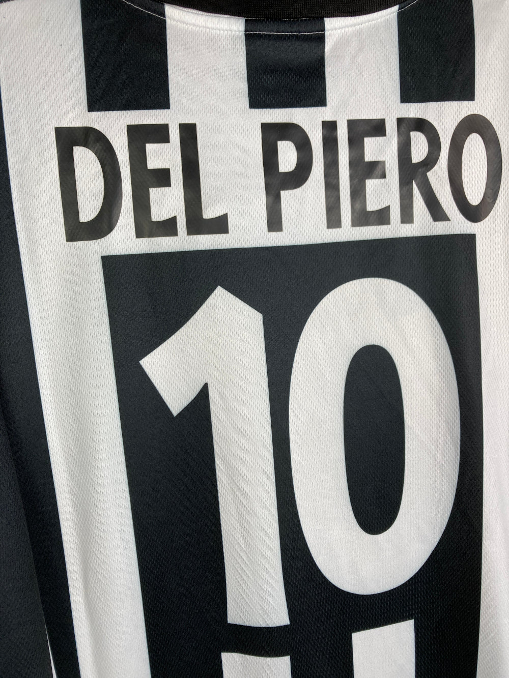 
                  
                    Original Juventus F.C. *Special* World Cup Jersey 1996 #10 Del Piero - XL
                  
                
