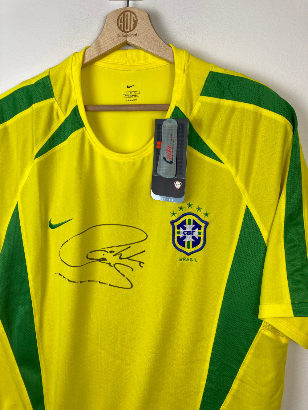 
                  
                    Original Brazil *Signed Carlos* BNWT Home Jersey 2002 - L
                  
                