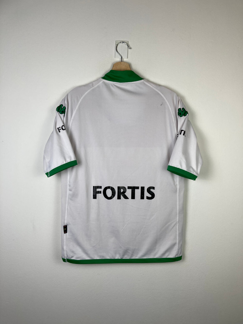 
                  
                    Original Feyenoord Rotterdam Away Jersey 2005-2006 - XL fits M
                  
                