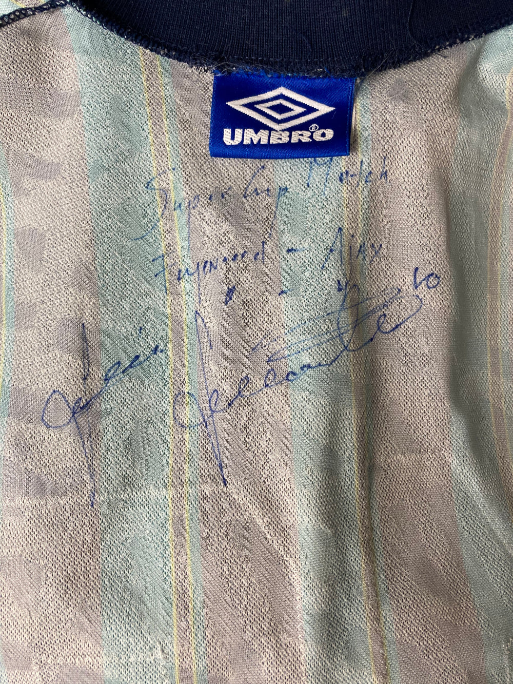 
                  
                    Original AFC Ajax *Signed* Away Jersey 1993-1994 #10 of Littmanen - XL
                  
                