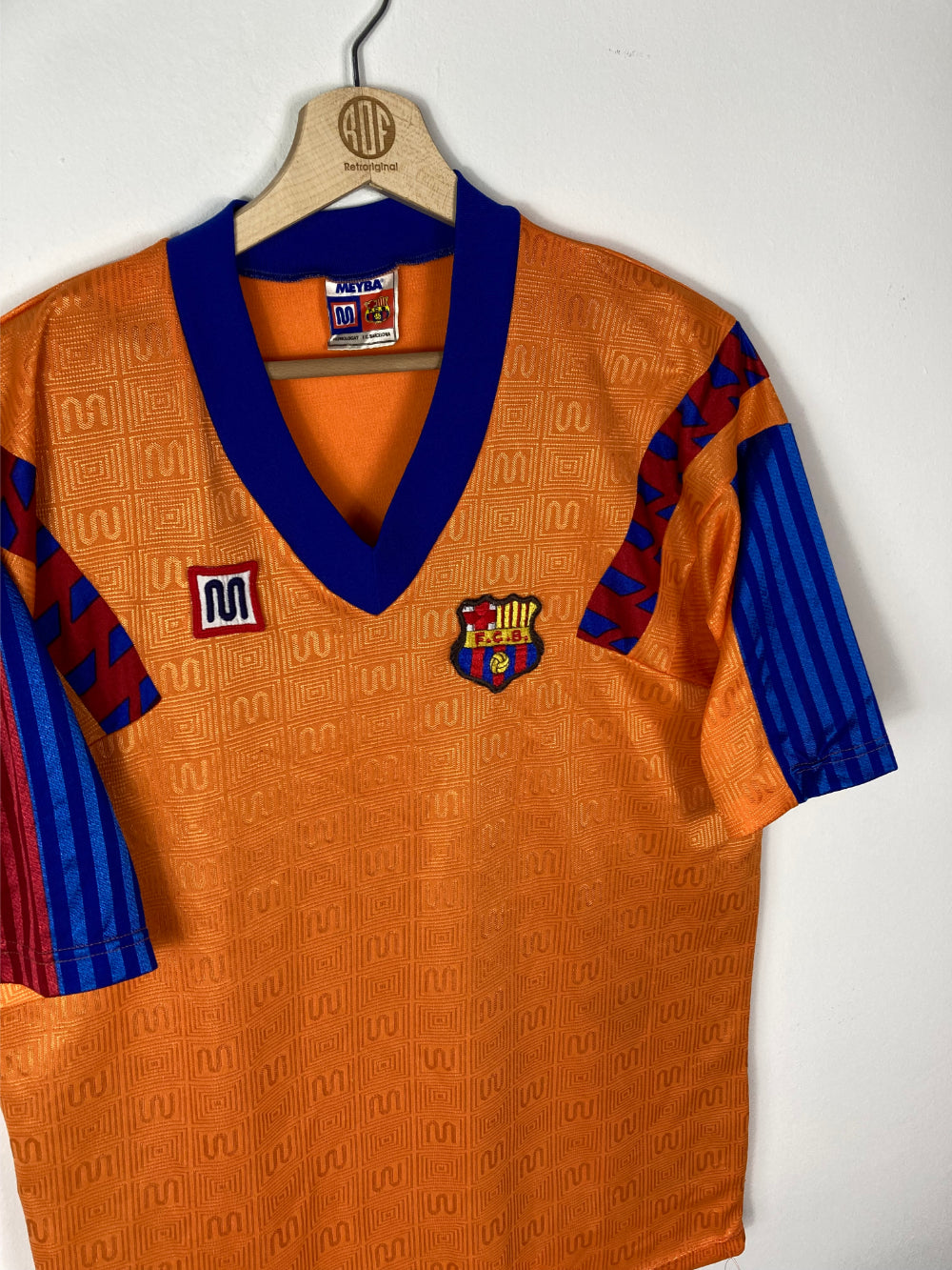 
                  
                    Original FC Barcelona *Rare* Away Cup 1992 - M
                  
                