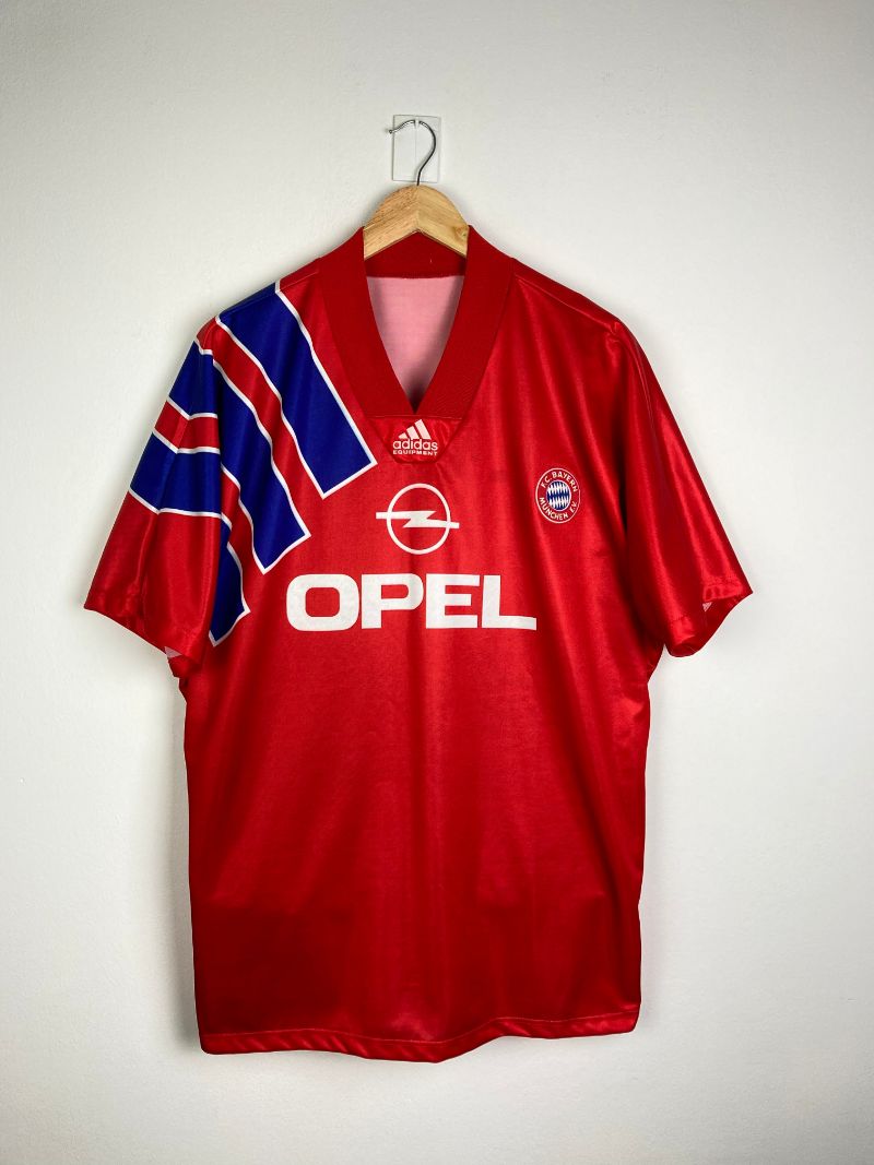 
                  
                    Original FC Bayern München Home Jersey 1993-1995 - XL
                  
                