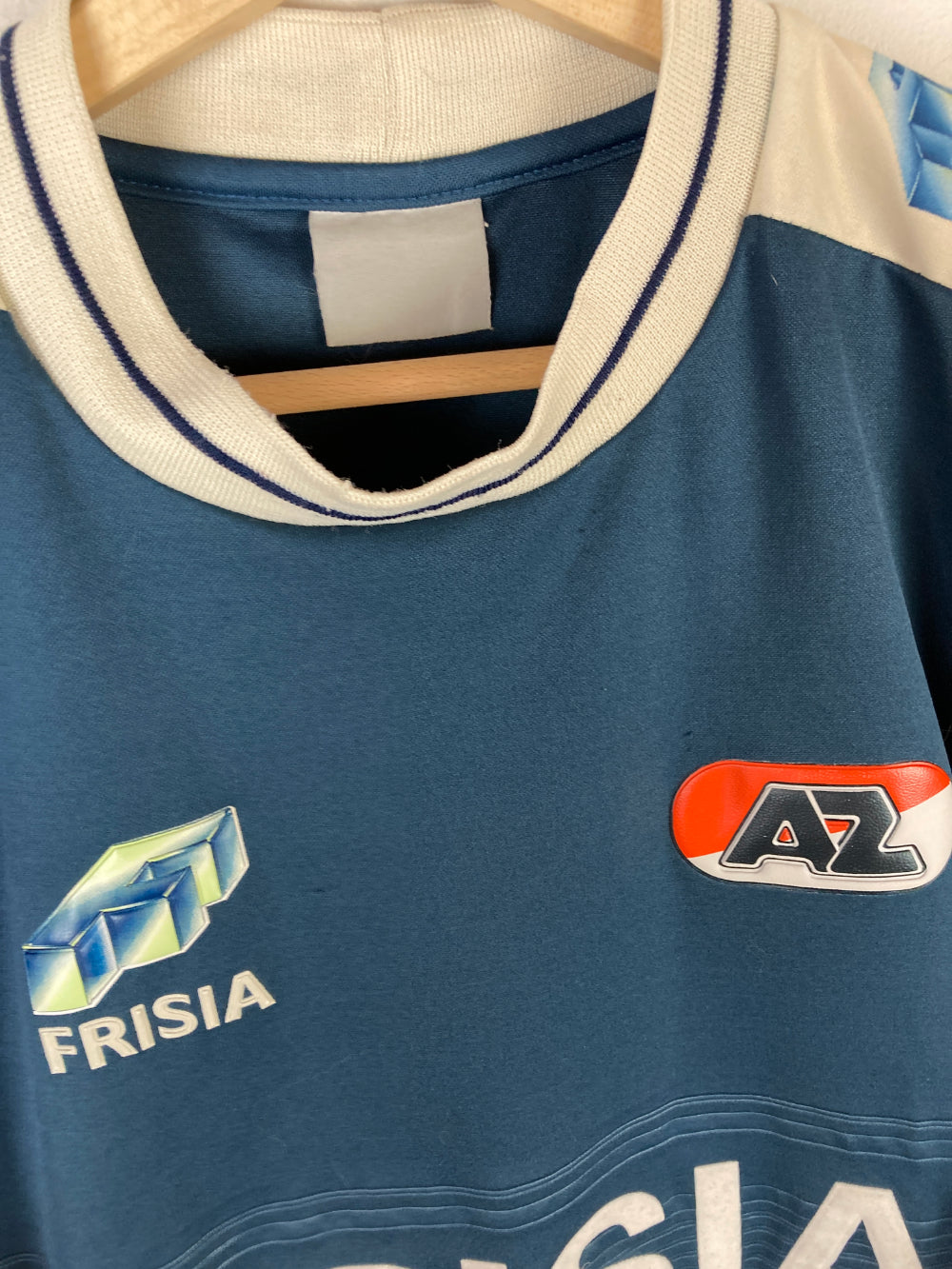 
                  
                    Original AZ Alkmaar Away Jersey 1999-2001 -XL
                  
                