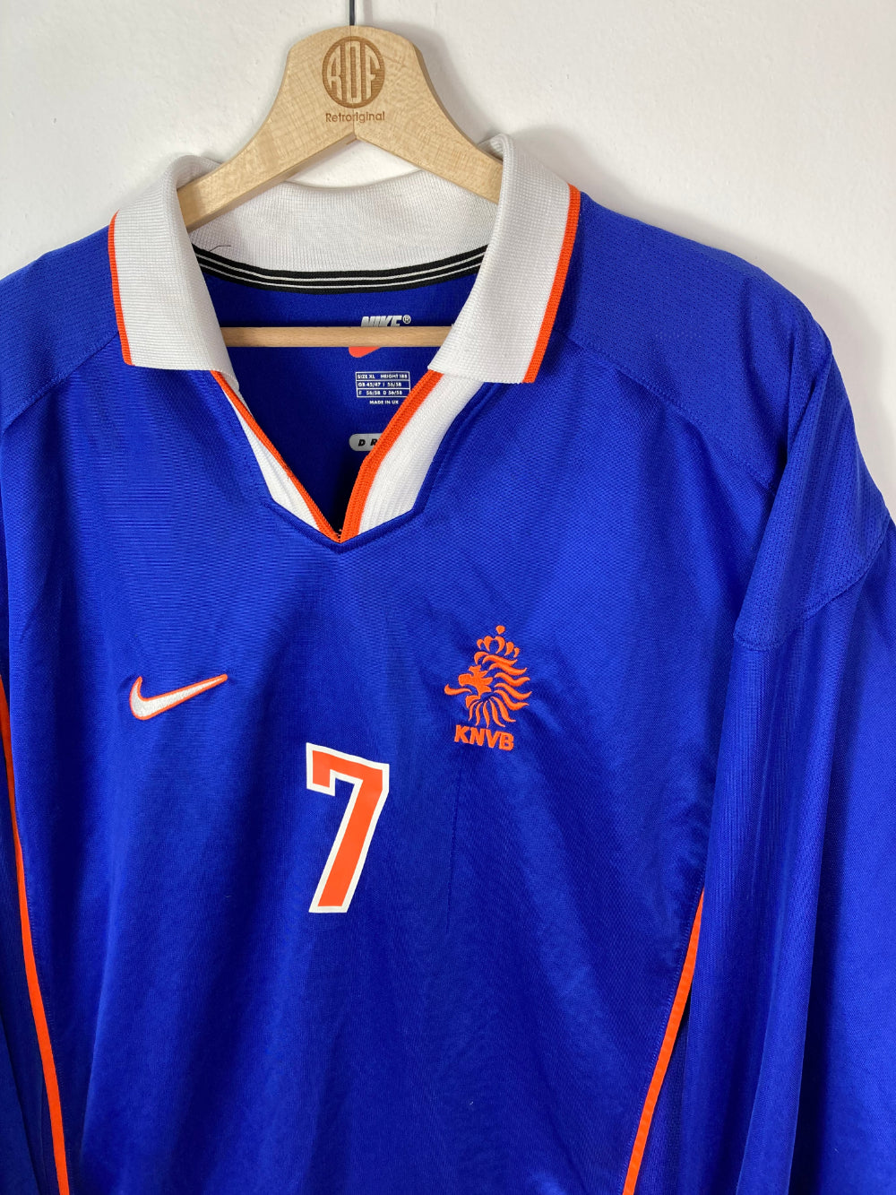 
                  
                    Original Holland *Player-issue* Away Jersey 1998-2000 #7 R. de Boer - XL
                  
                