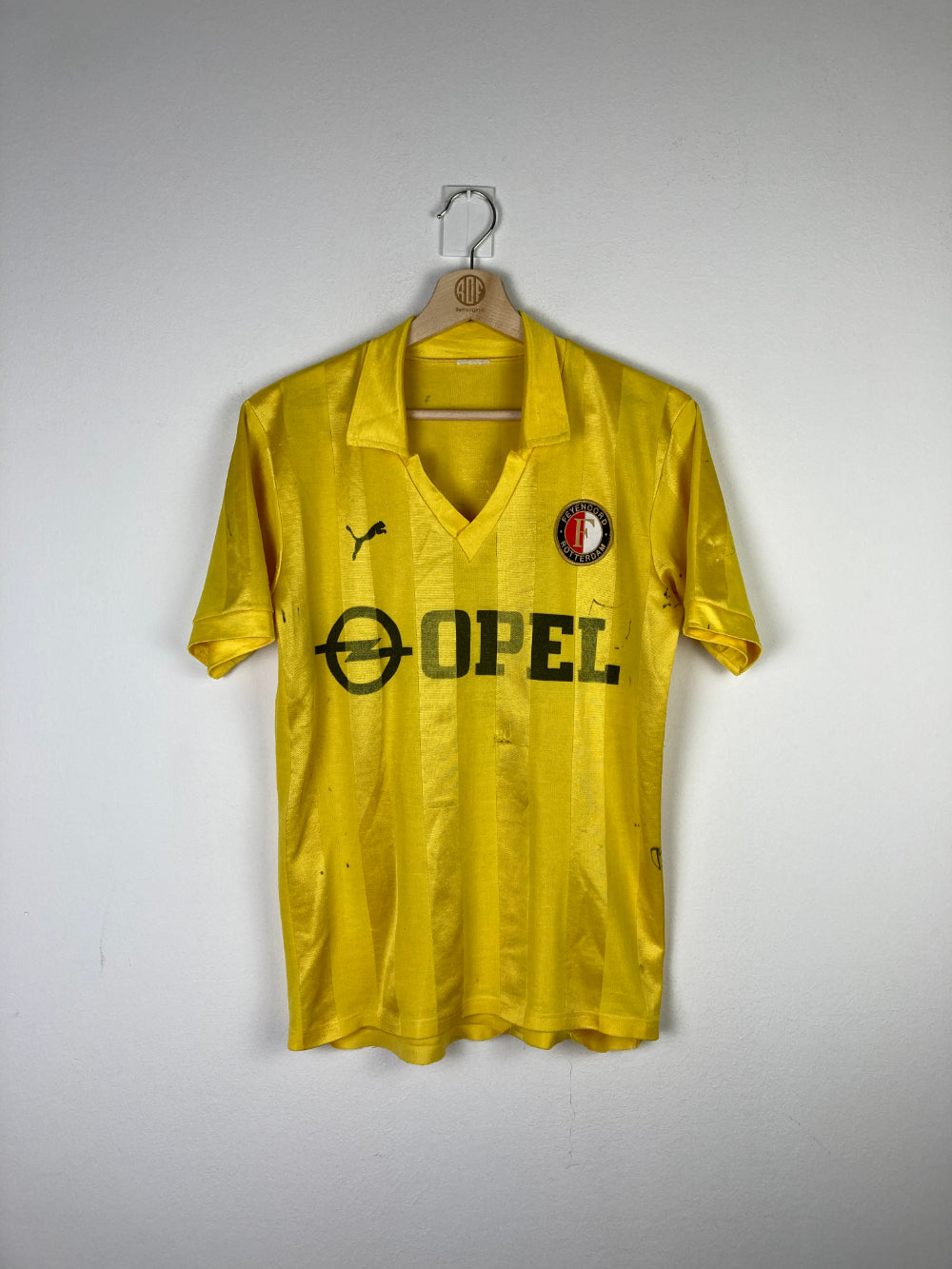 
                  
                    Original Feyenoord Rotterdam Home Jersey 1984-1985 - M
                  
                