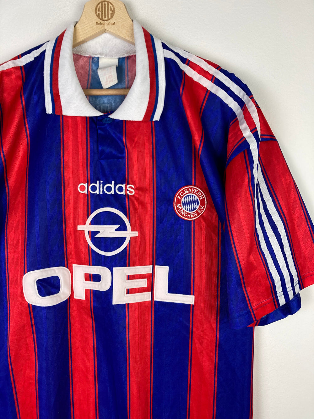 
                  
                    Original FC Bayern München Home Jersey 1995-1997 - XXL
                  
                
