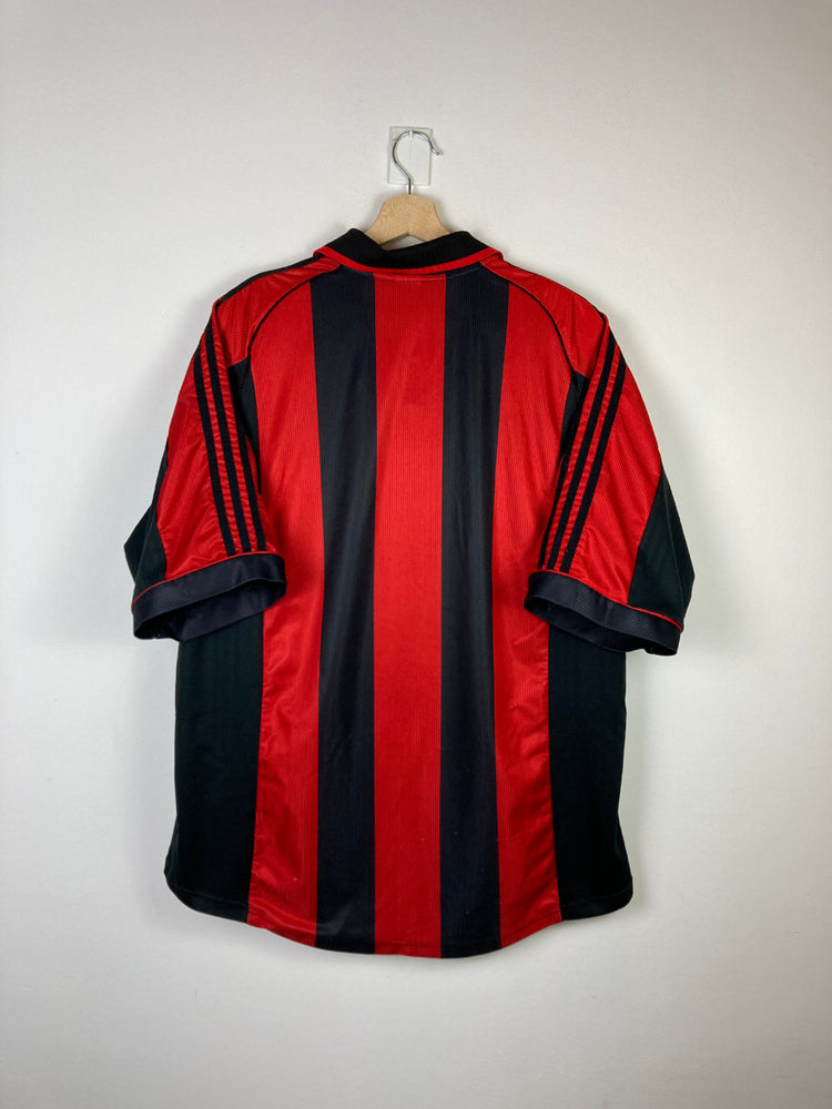 
                  
                    Original AC Milan Home Jersey 1999-2000 - XL
                  
                