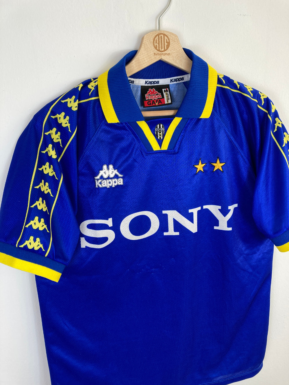 
                  
                    Original Juventus FC *Special* Away Jersey 1996 - M
                  
                