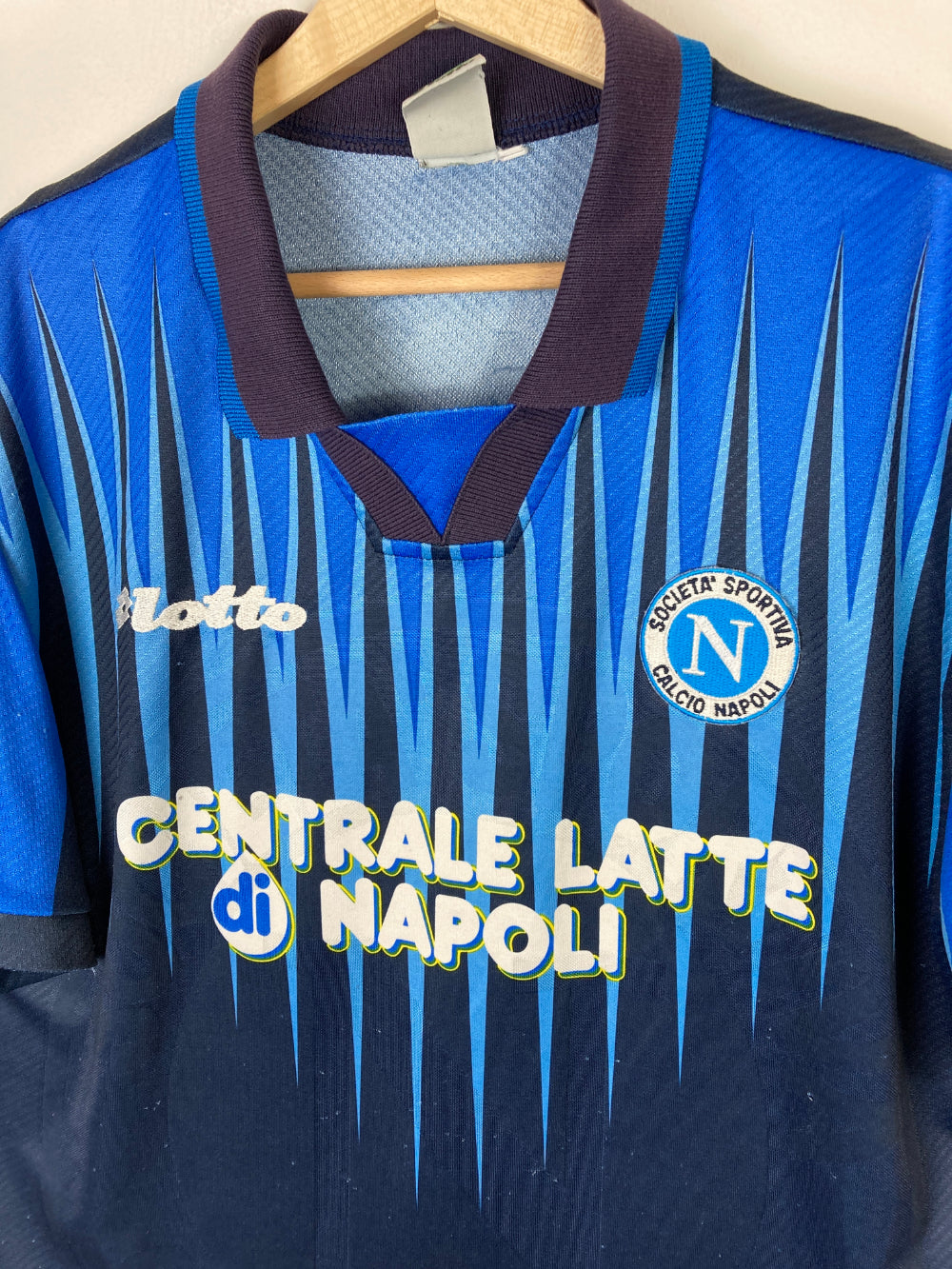 
                  
                    Original Napoli SSC Third Jersey 1996-1997 #10 Beto - L
                  
                