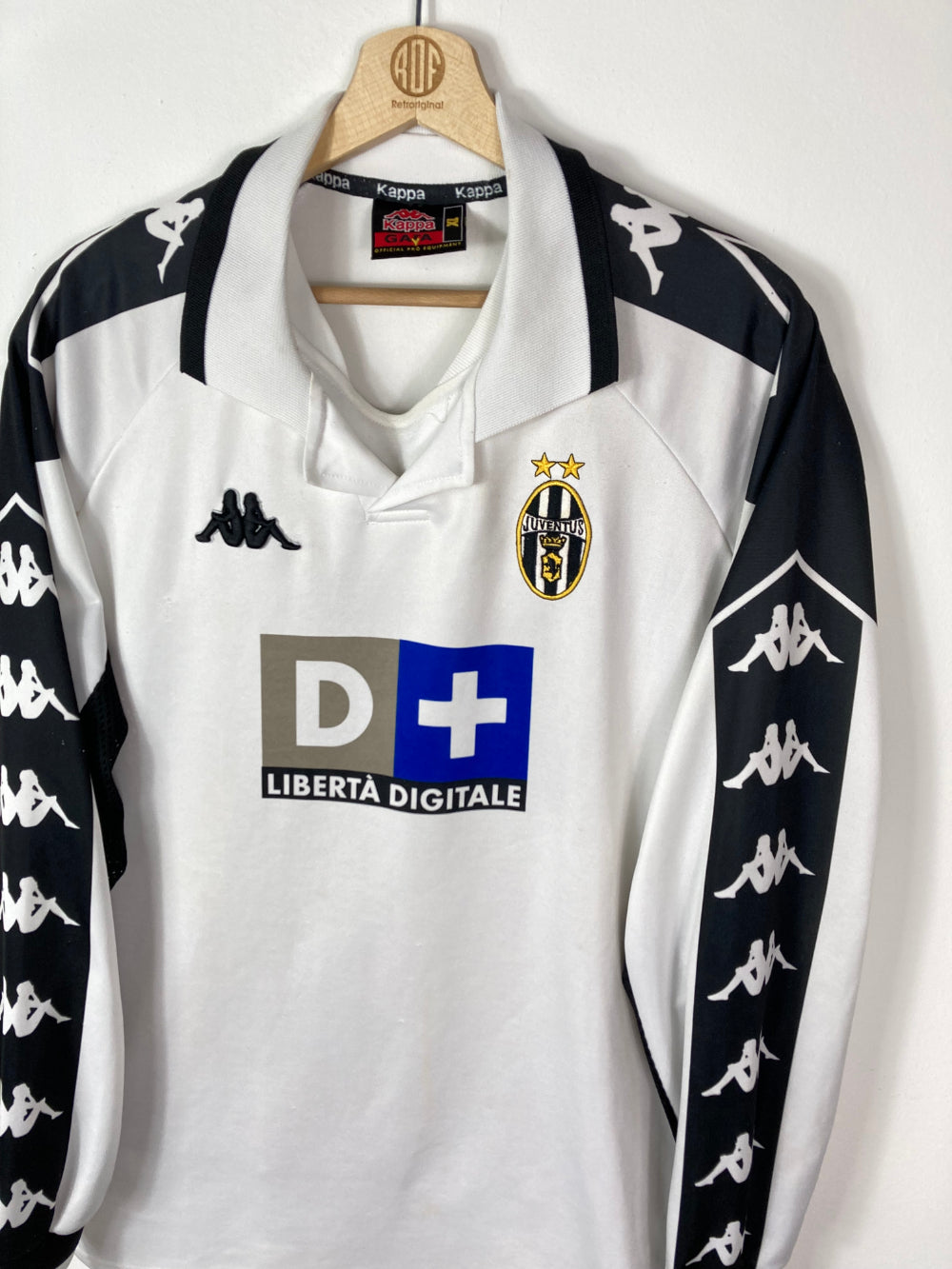 
                  
                    Original Juventus FC Away Jersey 1998-1999 - XL
                  
                