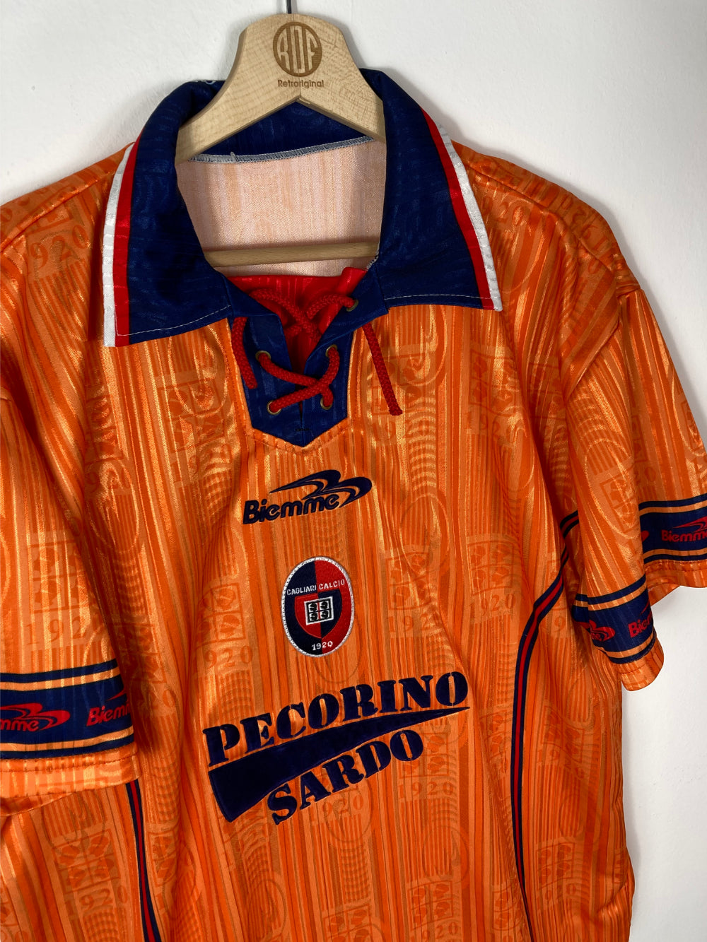 
                  
                    Original Cagliari Calcio Third Jersey 1999-2000 - L
                  
                