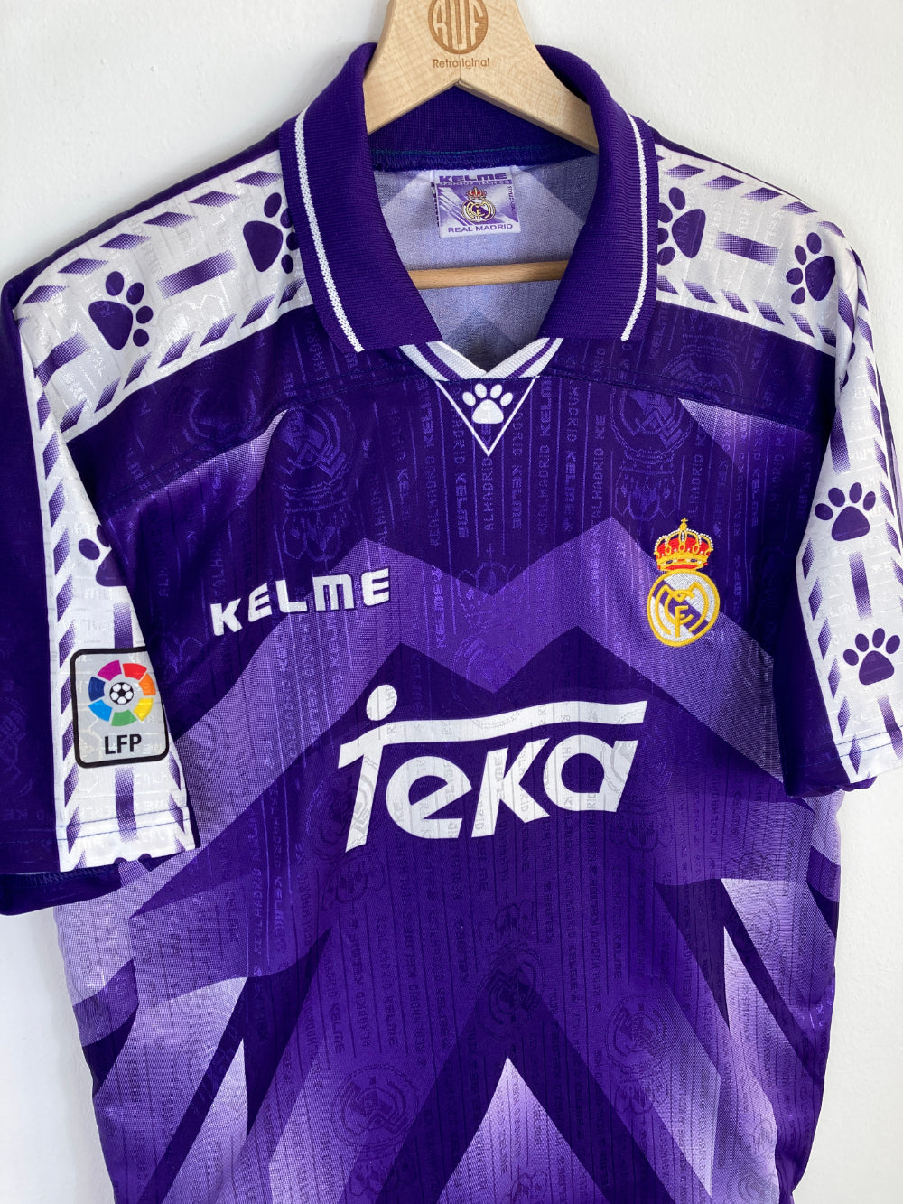 
                  
                    Original Real Madrid CF Away Jersey 1996-1997 - L
                  
                