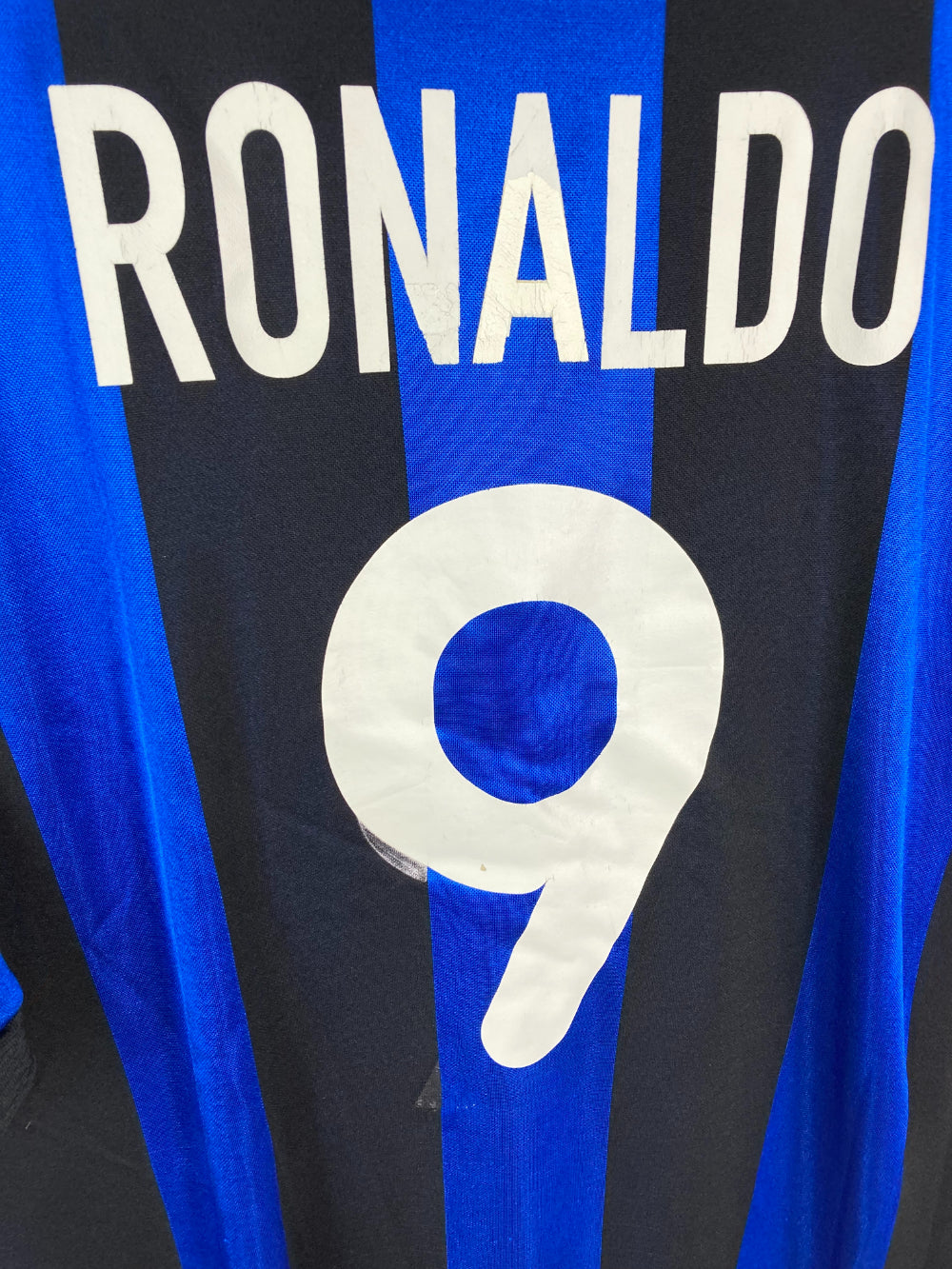 
                  
                    Original Inter Milan Home Jersey 1999-2000 #9 Ronaldo - XL
                  
                