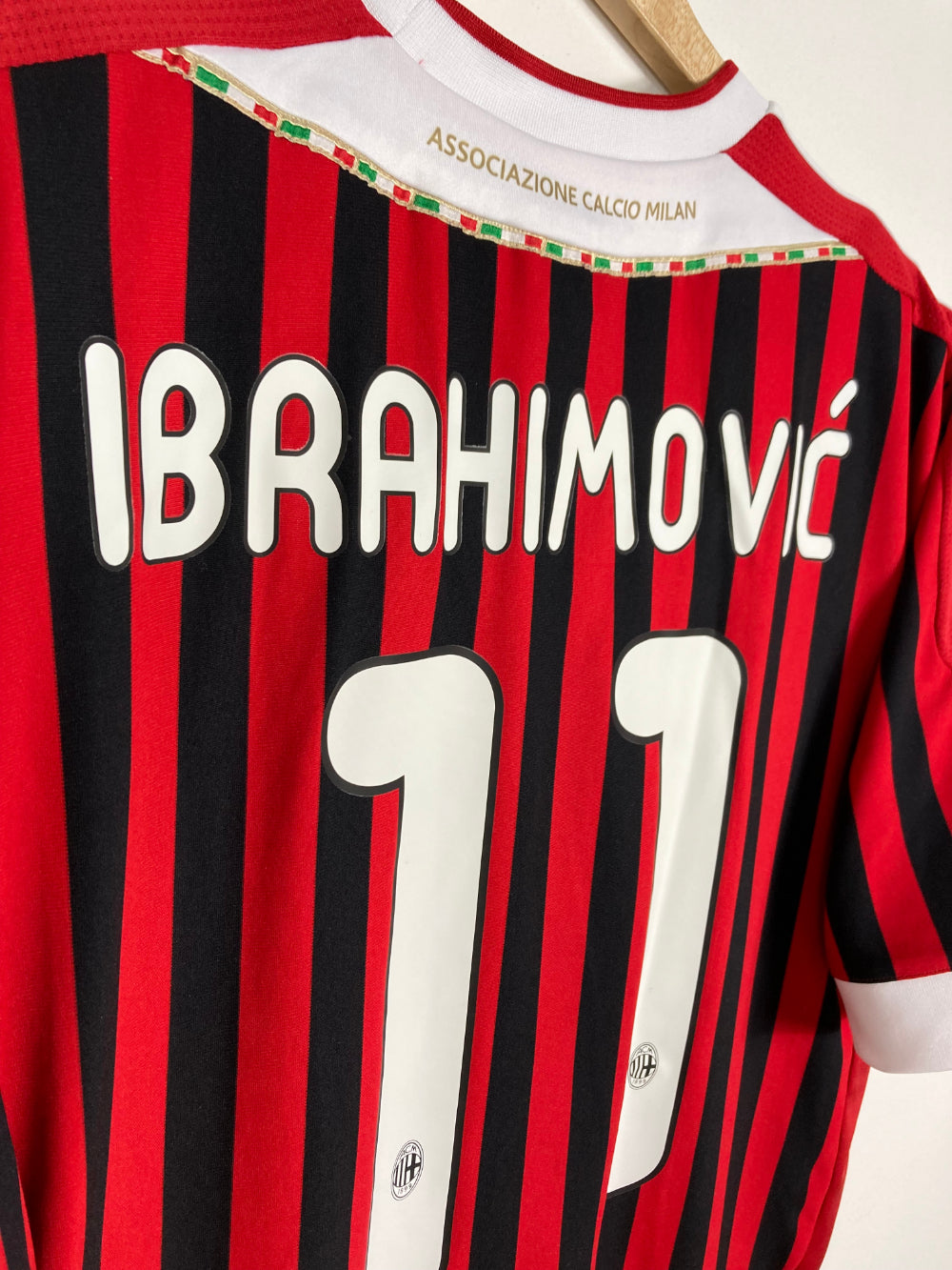 
                  
                    Original AC Milan Home Jersey 2011-2012 #11 Ibrahimovic - XL
                  
                