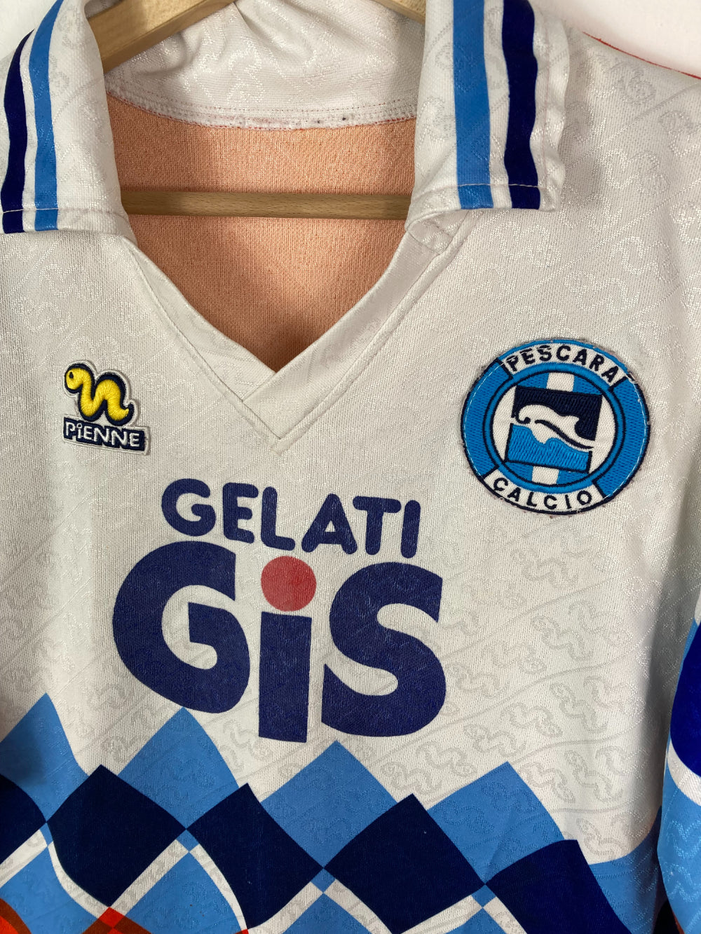 
                  
                    Original Pescara Calcio *Player-issue* Third Jersey 1992-1993 #10 - XL
                  
                