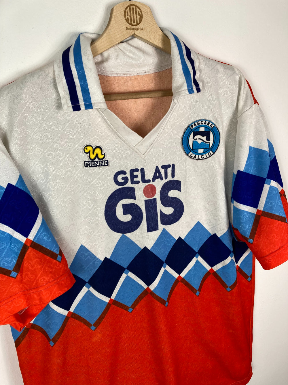 
                  
                    Original Pescara Calcio *Player-issue* Third Jersey 1992-1993 #10 - XL
                  
                