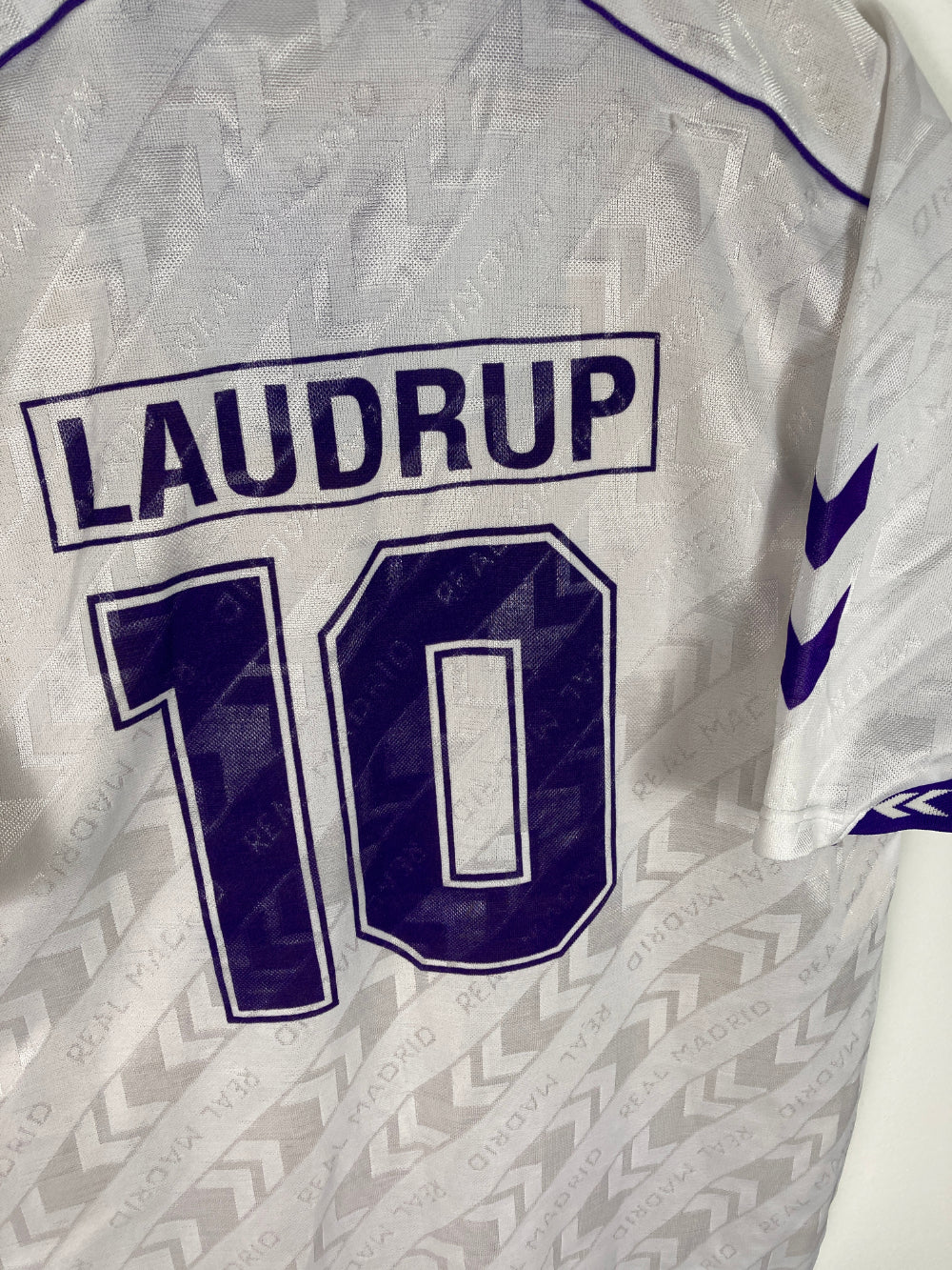 
                  
                    Original Real Madrid CF Home Jersey 1993-1994 #10 Laudrup - M
                  
                