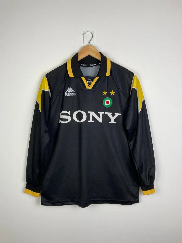 Original Juventus F.C. 1995-1996 Away Jersey - M