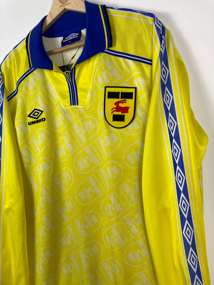 
                  
                    Original Cambuur SC *Rare* Home Jersey 1999-2000 - XL
                  
                