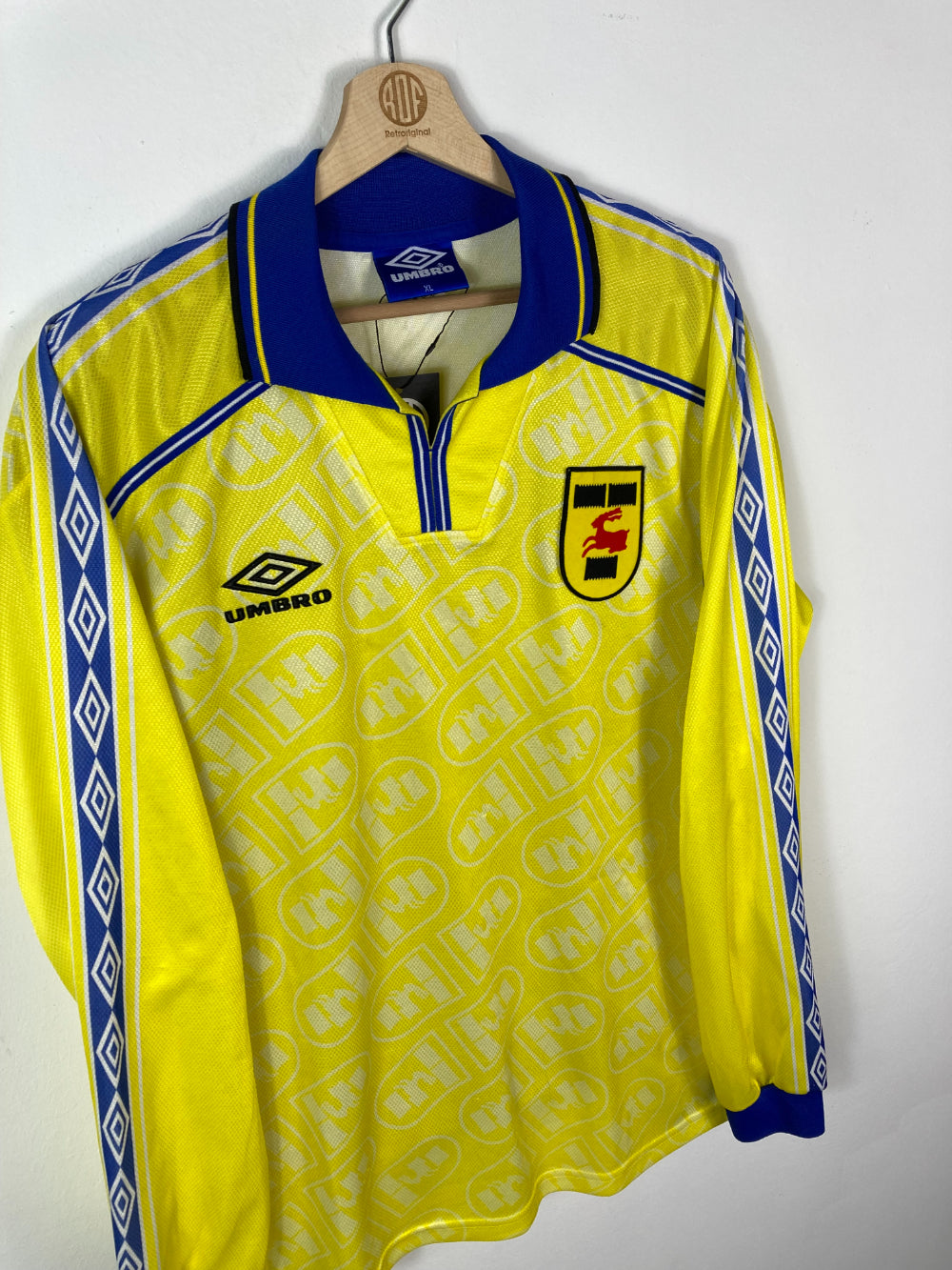 
                  
                    Original Cambuur SC *Rare* Home Jersey 1999-2000 - XL
                  
                