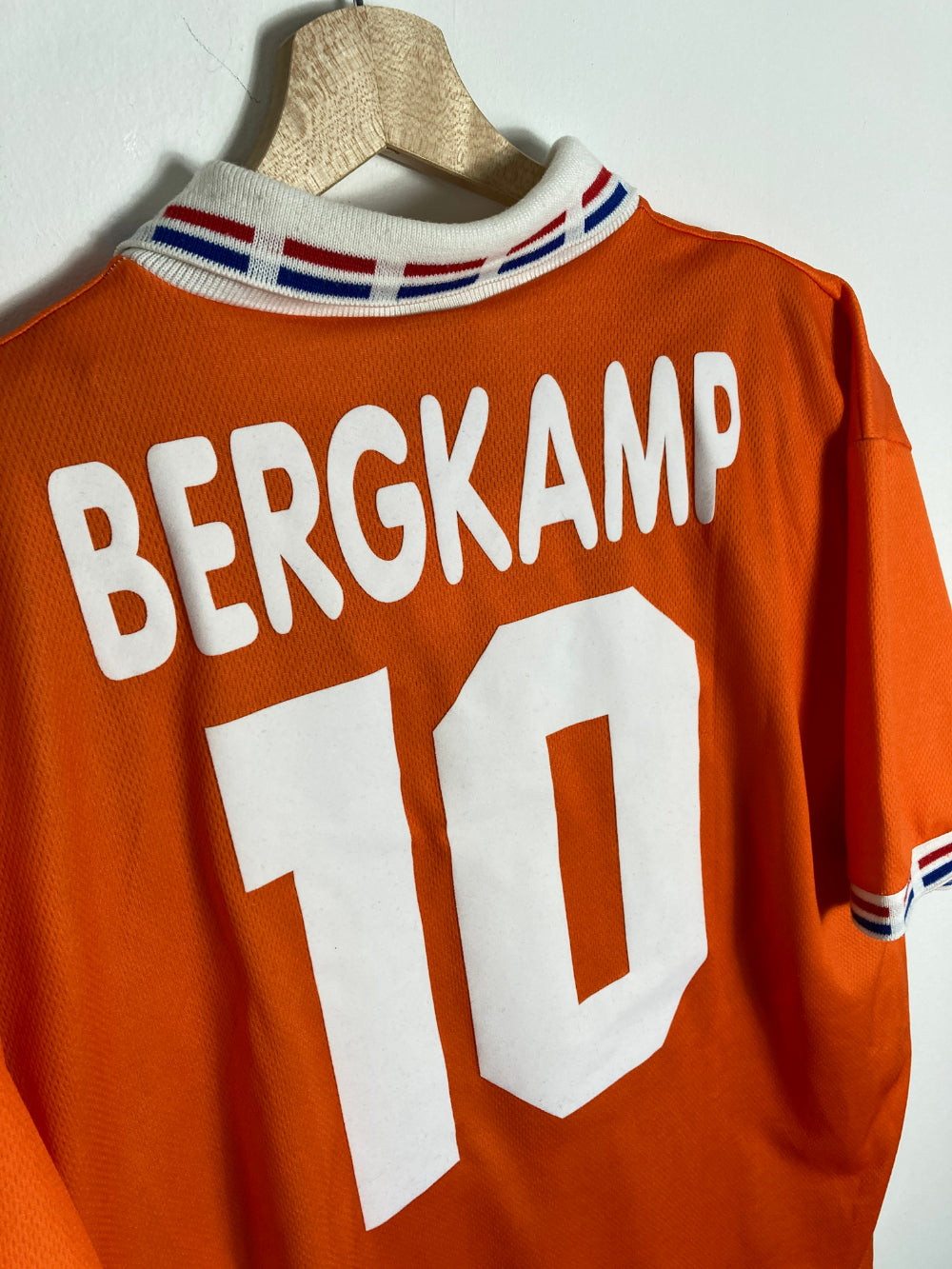 
                  
                    Original Holland Home Jersey 1996-1997 #10 Bergkamp - L
                  
                