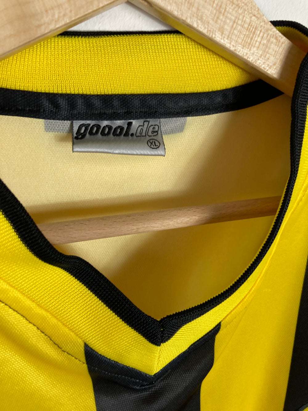 
                  
                    Original Borussia Dortmund Home Jersey 2000-2001 - XL
                  
                