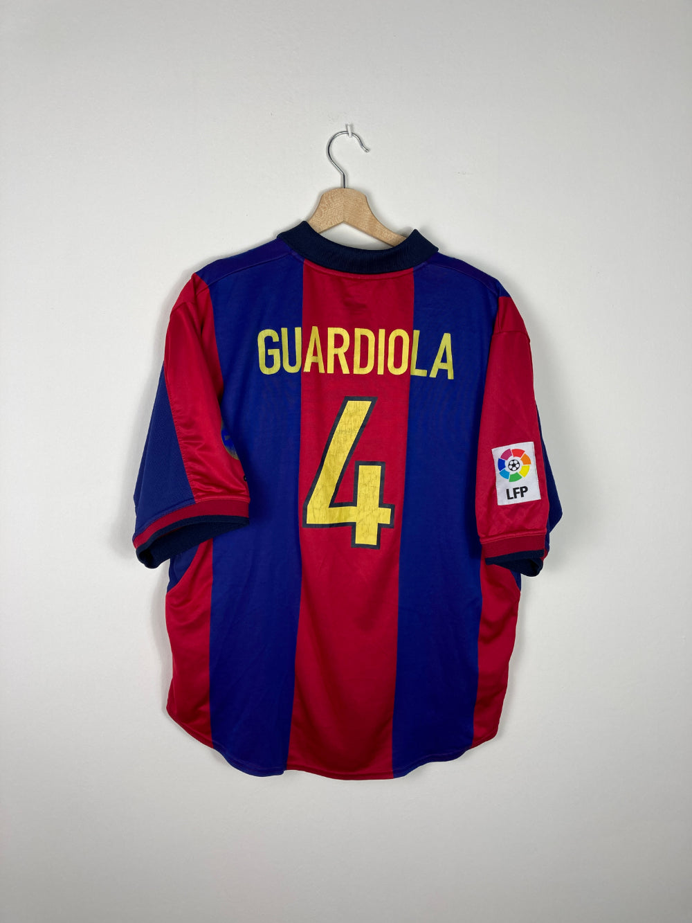 Original FC Barcelona Home Jersey 2000-2001 #4 Guardiola - XL