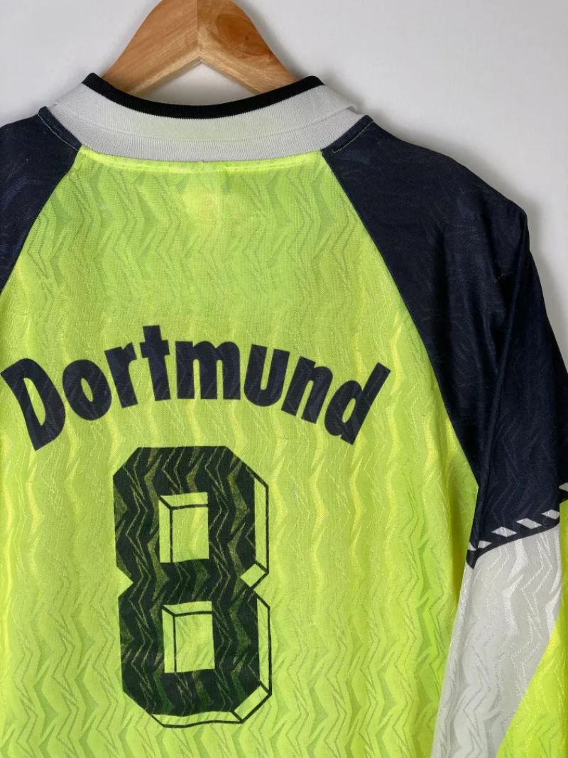 
                  
                    Original Borussia Dortmund Home Jersey 1990-1991 #8 of Steffan Karl  - XL
                  
                