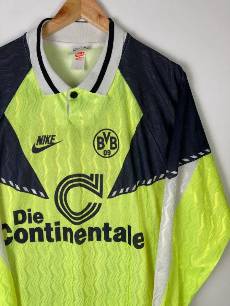 
                  
                    Original Borussia Dortmund Home Jersey 1990-1991 #8 of Steffan Karl  - XL
                  
                