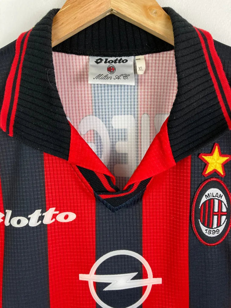 
                  
                    Original AC Milan *Player Issue* Home Jersey 1997-1998 #17 of Christian Ziege - XL
                  
                