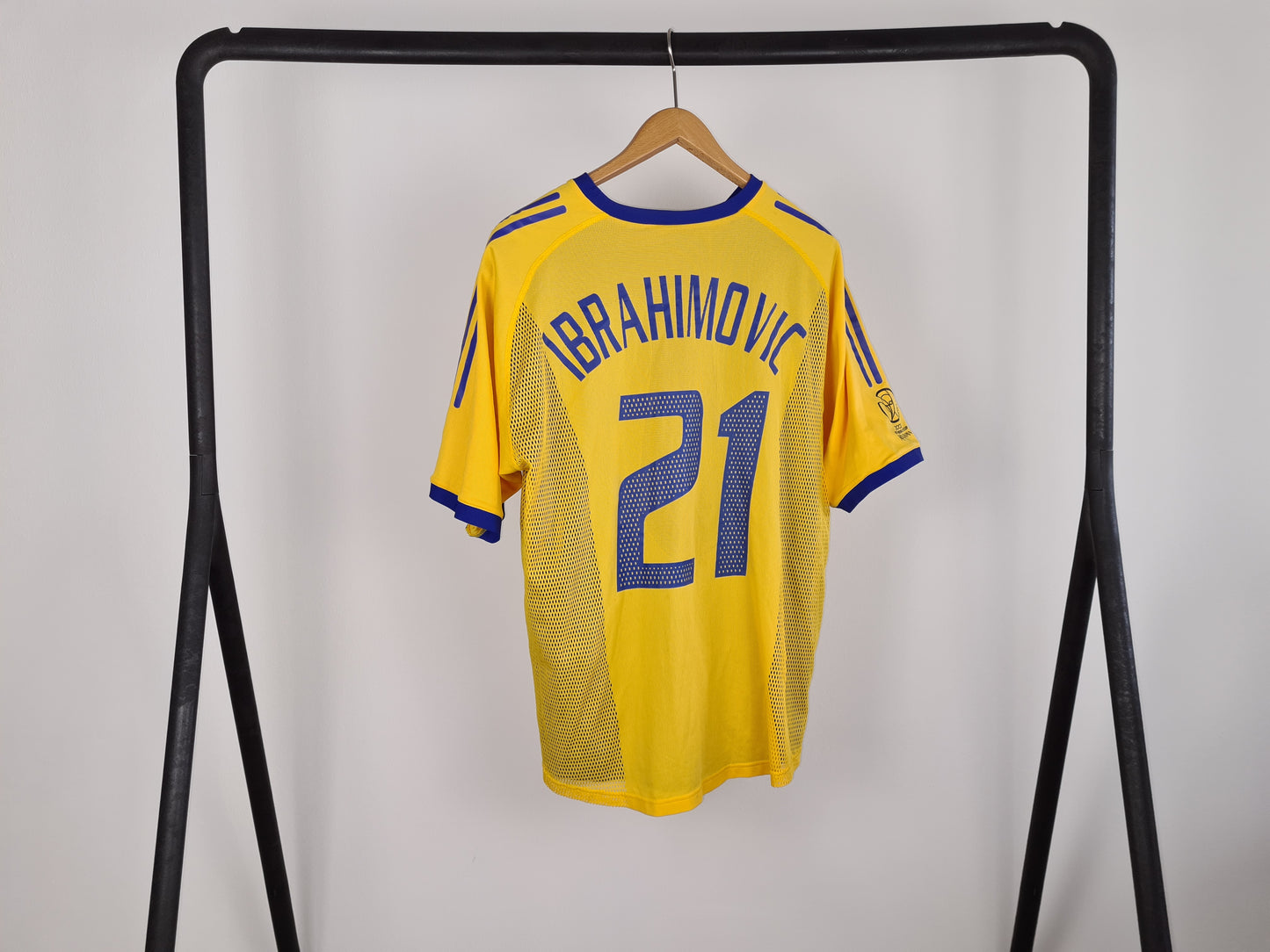 
                  
                    Sweden Match-Issued World Cup 2002 Japan Jersey Zlatan Ibrahimovic
                  
                