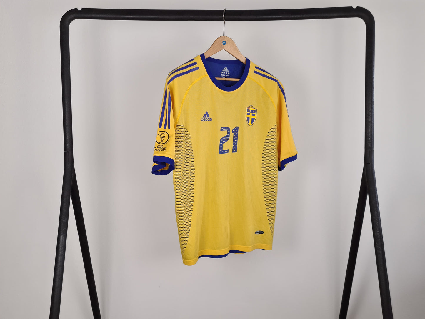 
                  
                    Sweden Match-Issued World Cup 2002 Japan Jersey Zlatan Ibrahimovic
                  
                