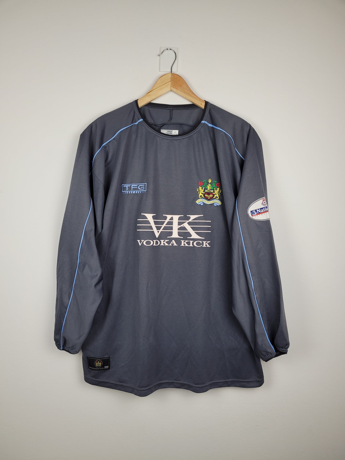 
                  
                    Original Burnley F.C. *Match-Issued* Keeper Jersey #25 of Wood 2003-2004 - XL
                  
                