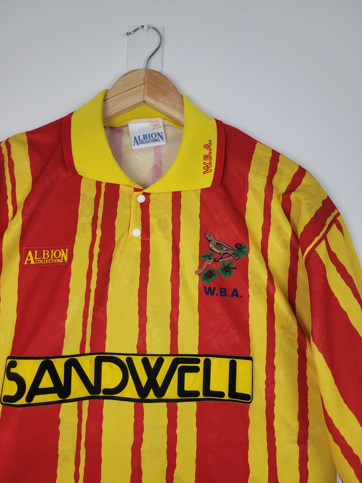 
                  
                    Original West Bromwich Albion Away Jersey 1992-1993 - M
                  
                