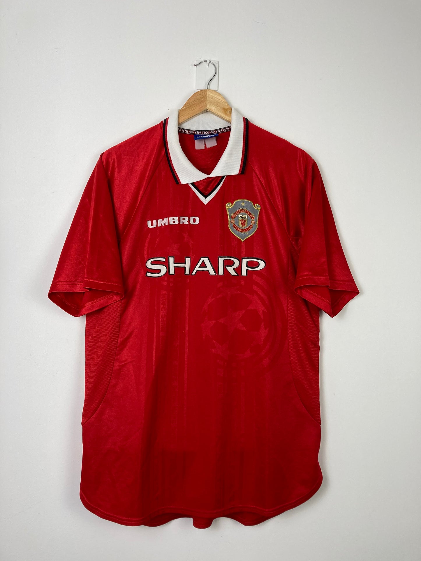 
                  
                    Original Manchester United F.C. Home Jersey 1997-2000 - XL
                  
                